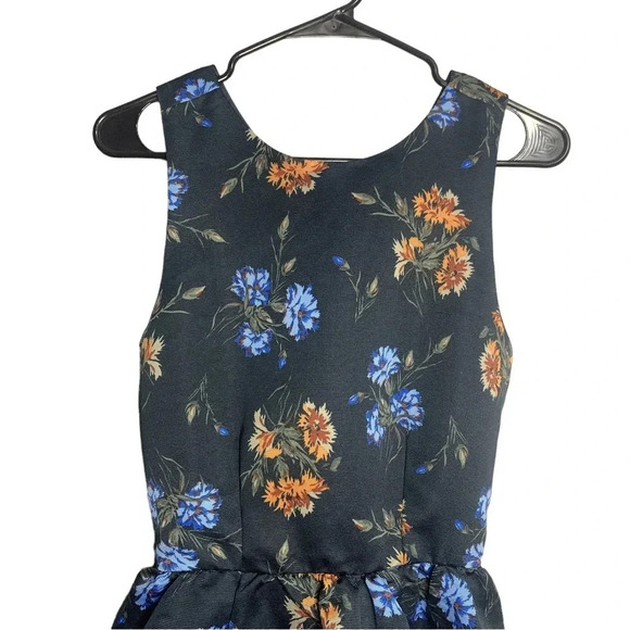 Zara Basics Flare Floral Print Navy Back Crossover Pleated Dress Size Small - Picture 4 of 11